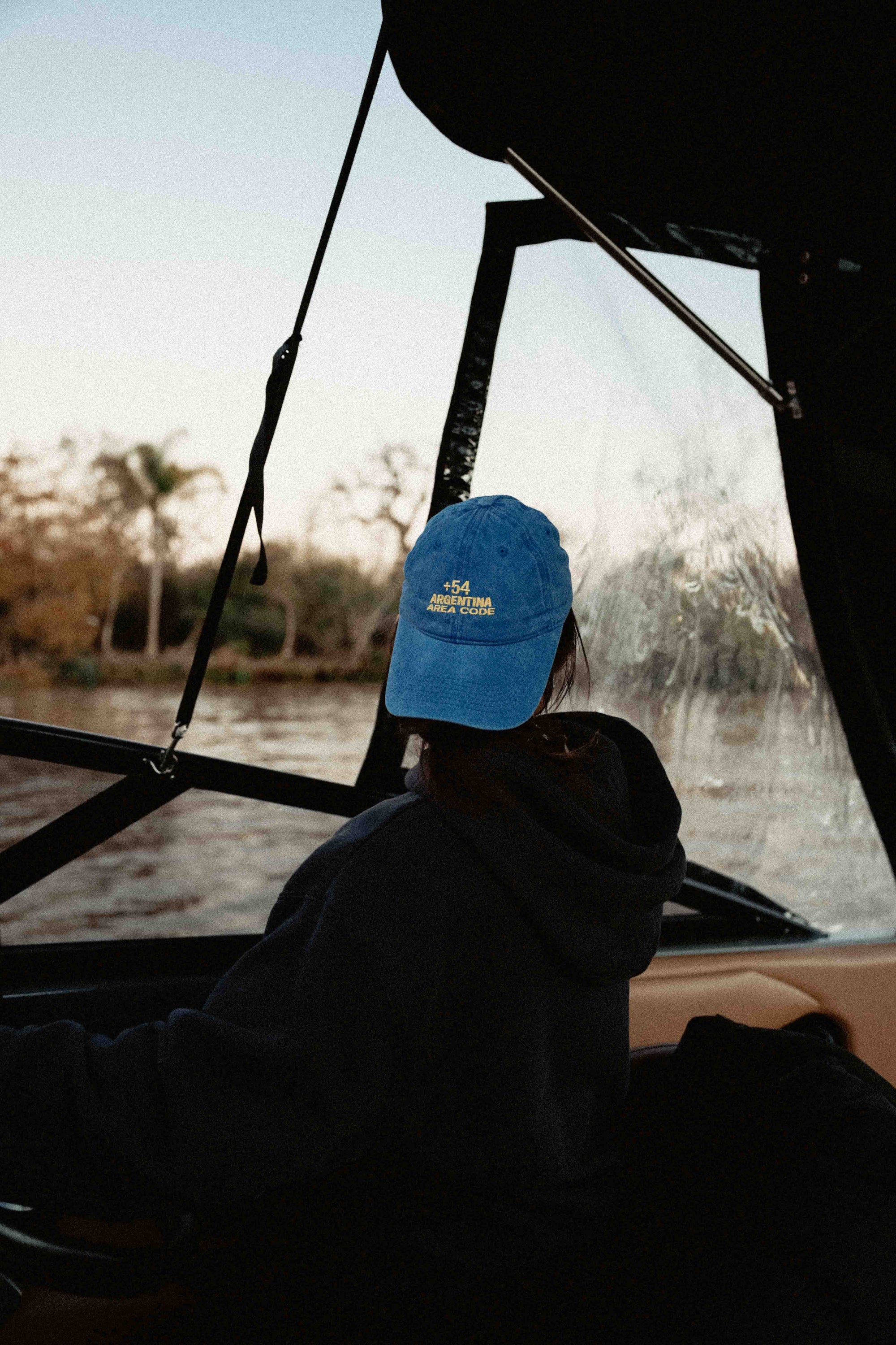 Gorra +54 area code